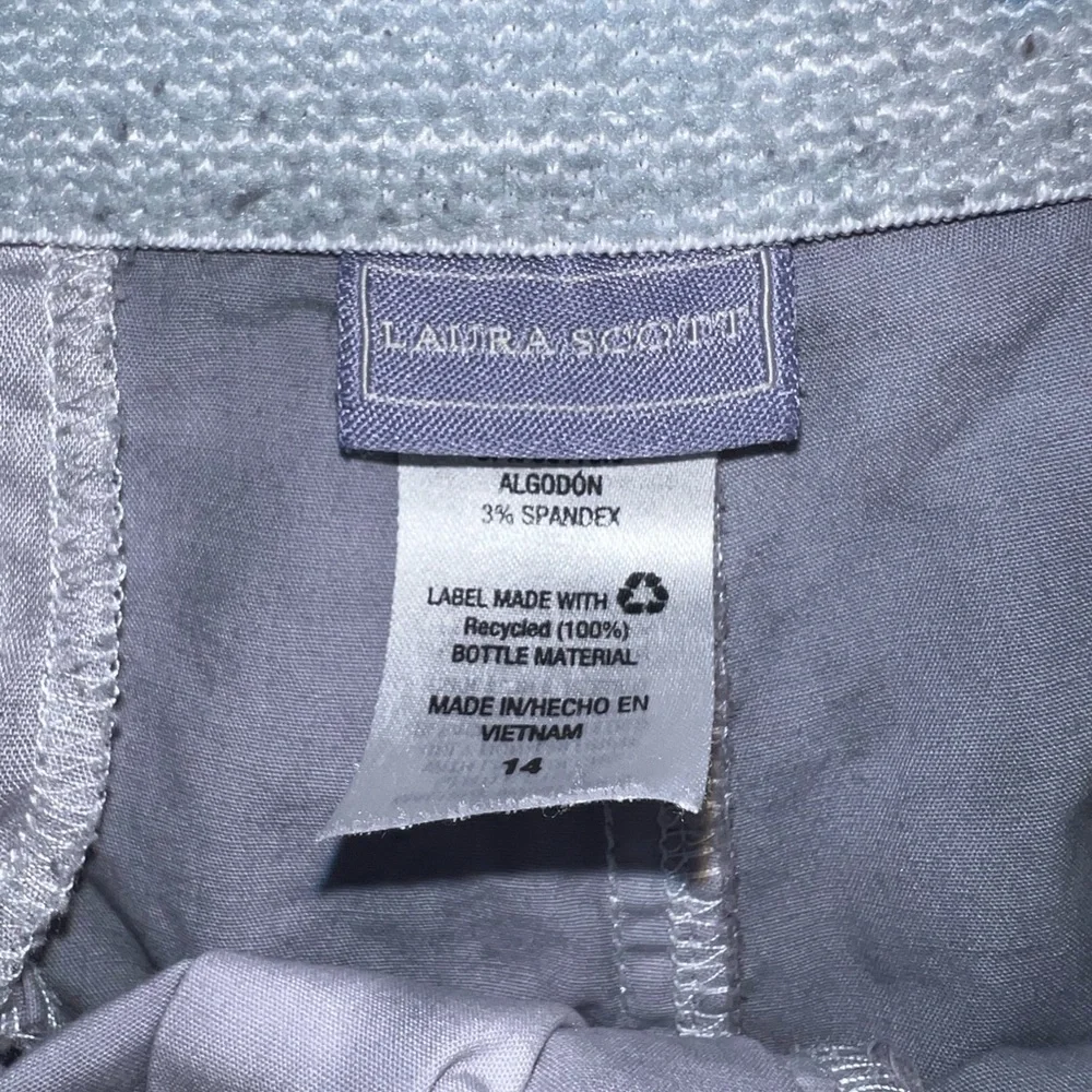 LAST CALL Laura Scott Gray Marbled Retro Lightweight Cargo Capri Pants Size 14 - Picture 11 of 12